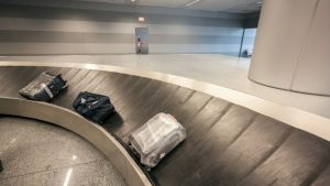 regole bagaglio a mano ryanair: valigia su nastro