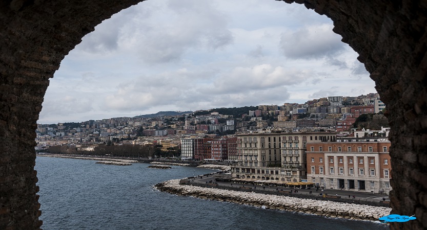 Al momento stai visualizzando Trekking urbano sul lungomare di Napoli