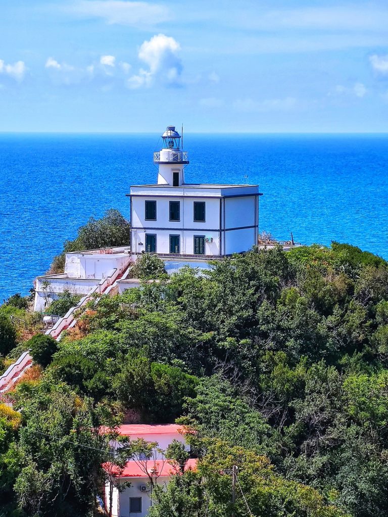 Sentiero al Faro di Capo Miseno 9 Il Faro di Capo Miseno
