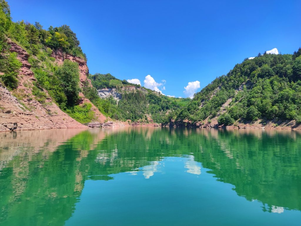 Lago di santa Giustina per accesso ai Canyon del lago di Santa Giustina